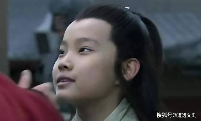 
        曹丕阻止曹操刺杀17岁神童，曹操：我死后你镇不住他