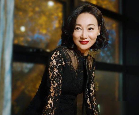 惠英红等了50年的初恋，至今未婚，背后的原因很心酸