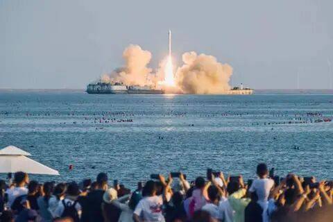 
        西方卫星盲区被破！中国38公斤小星组网，让外军航母无处遁形