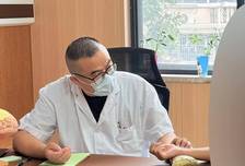 “不想学、睡不好、放不下手机”：孩子的求救信号，藏在这4种心理创伤里