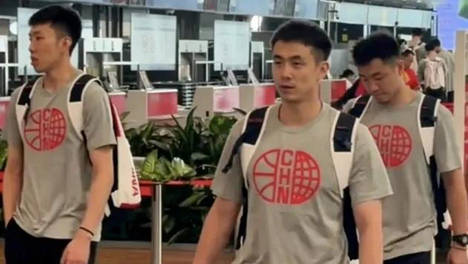 赵继伟担任国家队队长，成为男篮资历最老球员