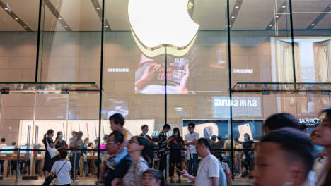 曾舜晞有那么一瞬间想回去继承家业