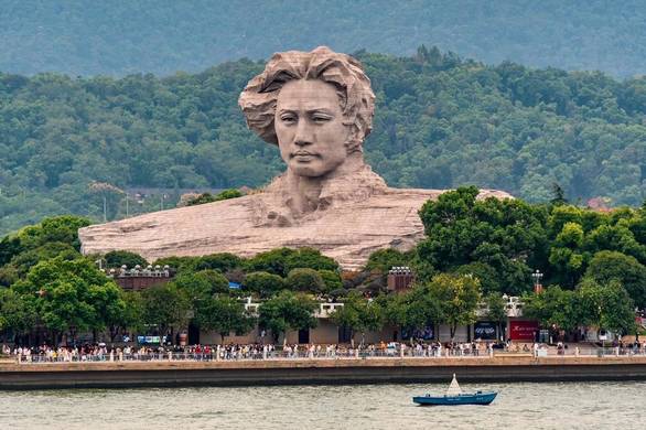 哈梅内伊发表电视讲话警告美国