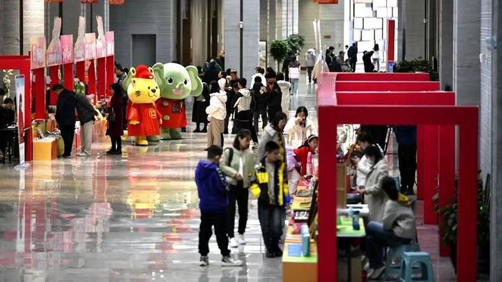 你会去博物馆逛年味儿浓的文创集市吗?