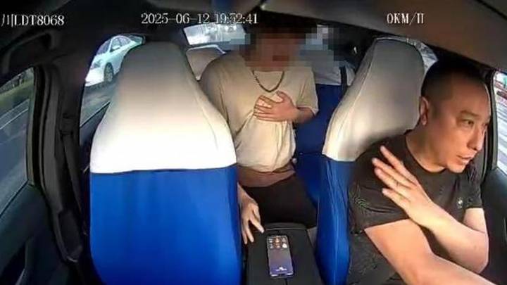 小伙打车看病途中超强自救自打110、120,你怎么看?