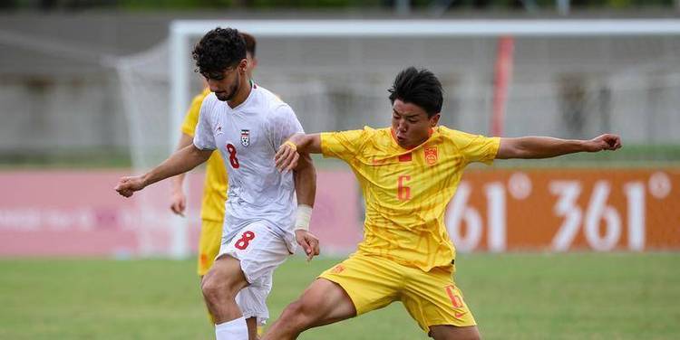 亚运-U23国足0-0战平伊朗 徐彬激烈拼抢