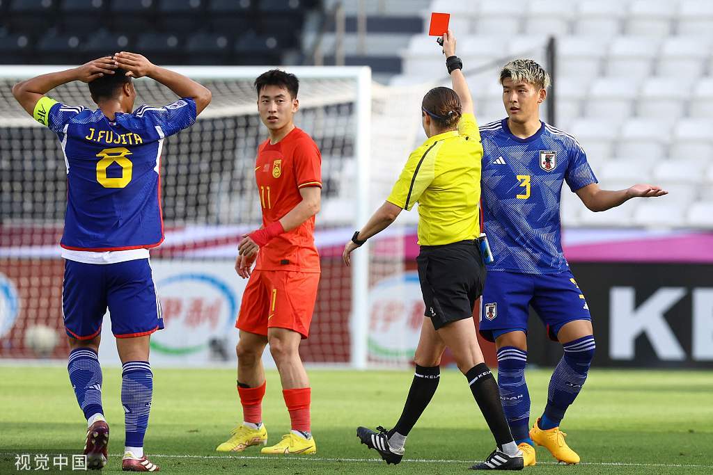 U23亚洲杯-多打一人围攻无果 国奥首战0-1日本