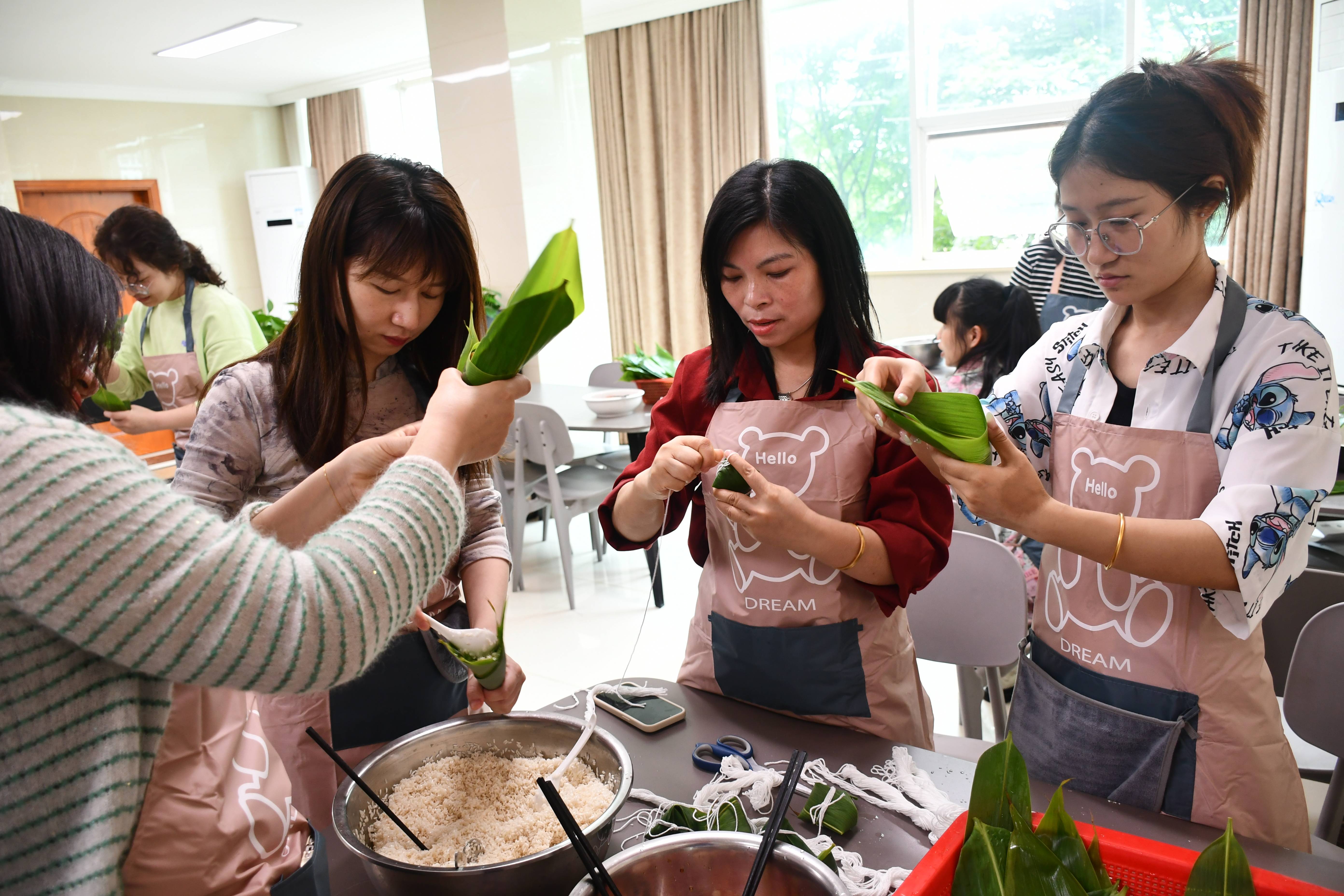 河北日报:国产精品 久久久精品岩沢美穗-2024北京国际旅游文化生活周暨工体三里乐动生活节启动