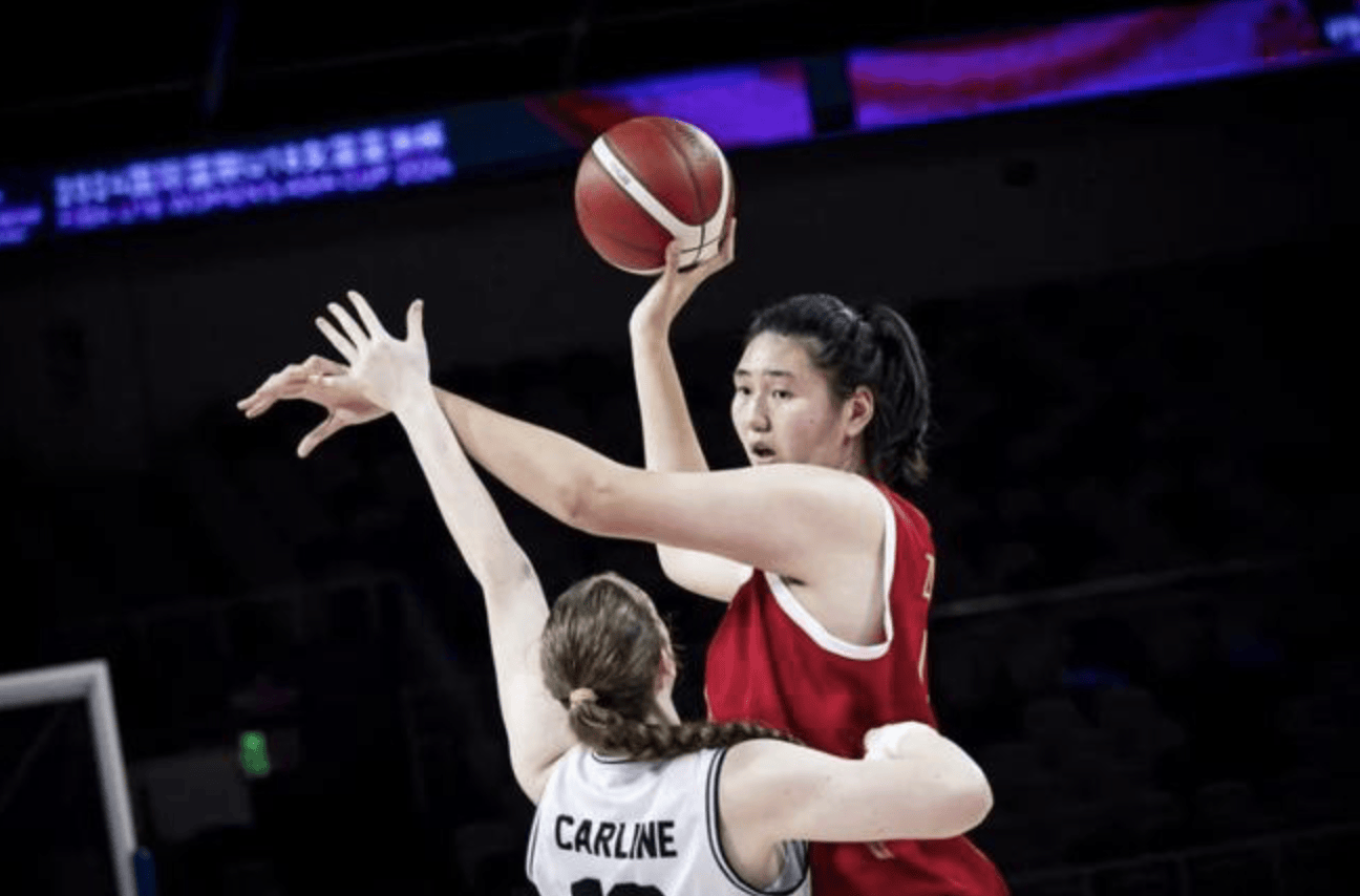 无敌！张子宇爆砍36+13，中国女篮90:68战胜新西兰，取得两连胜
