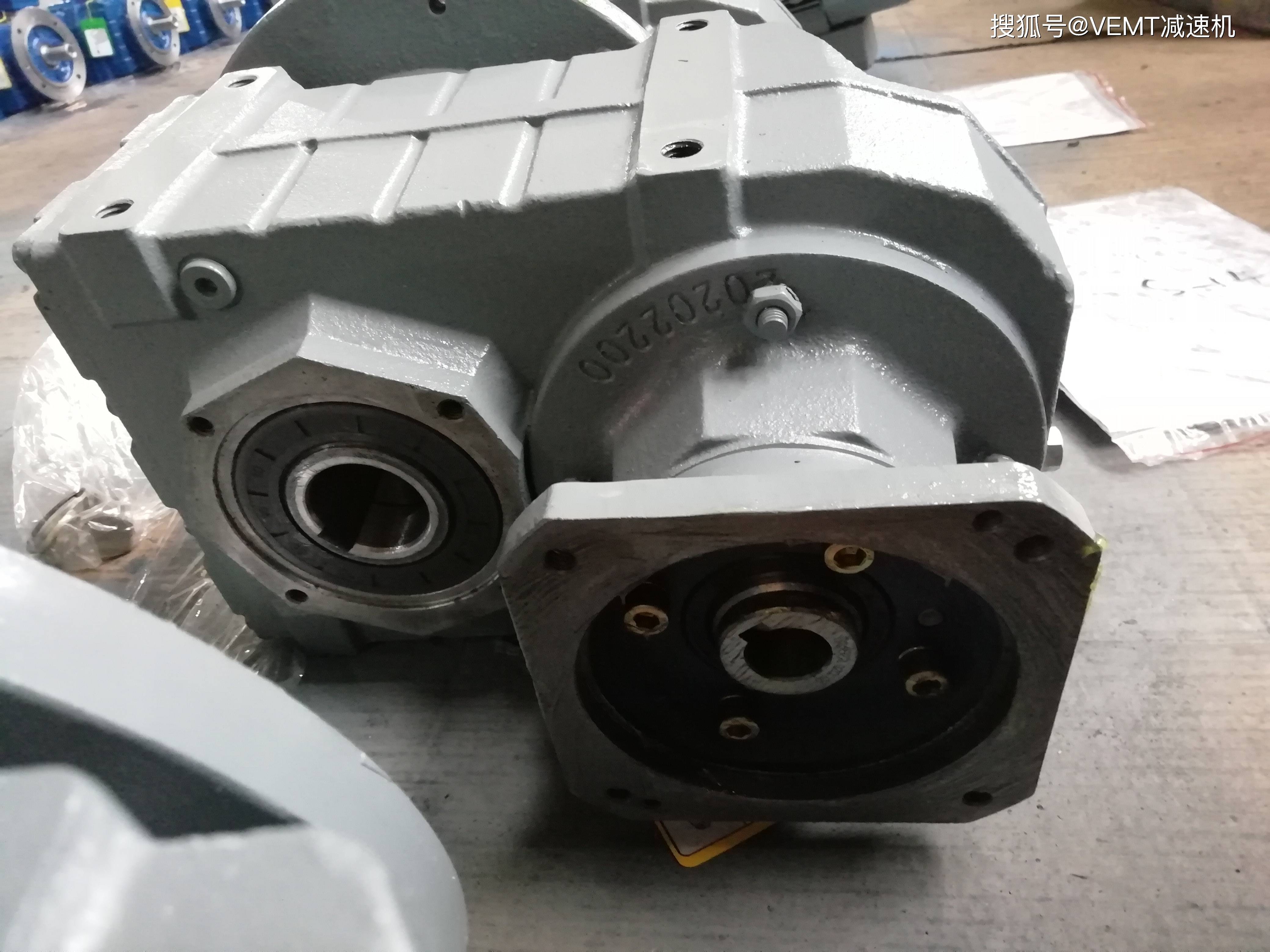 TFAF128MY250M4减速机在输送机械上的应用