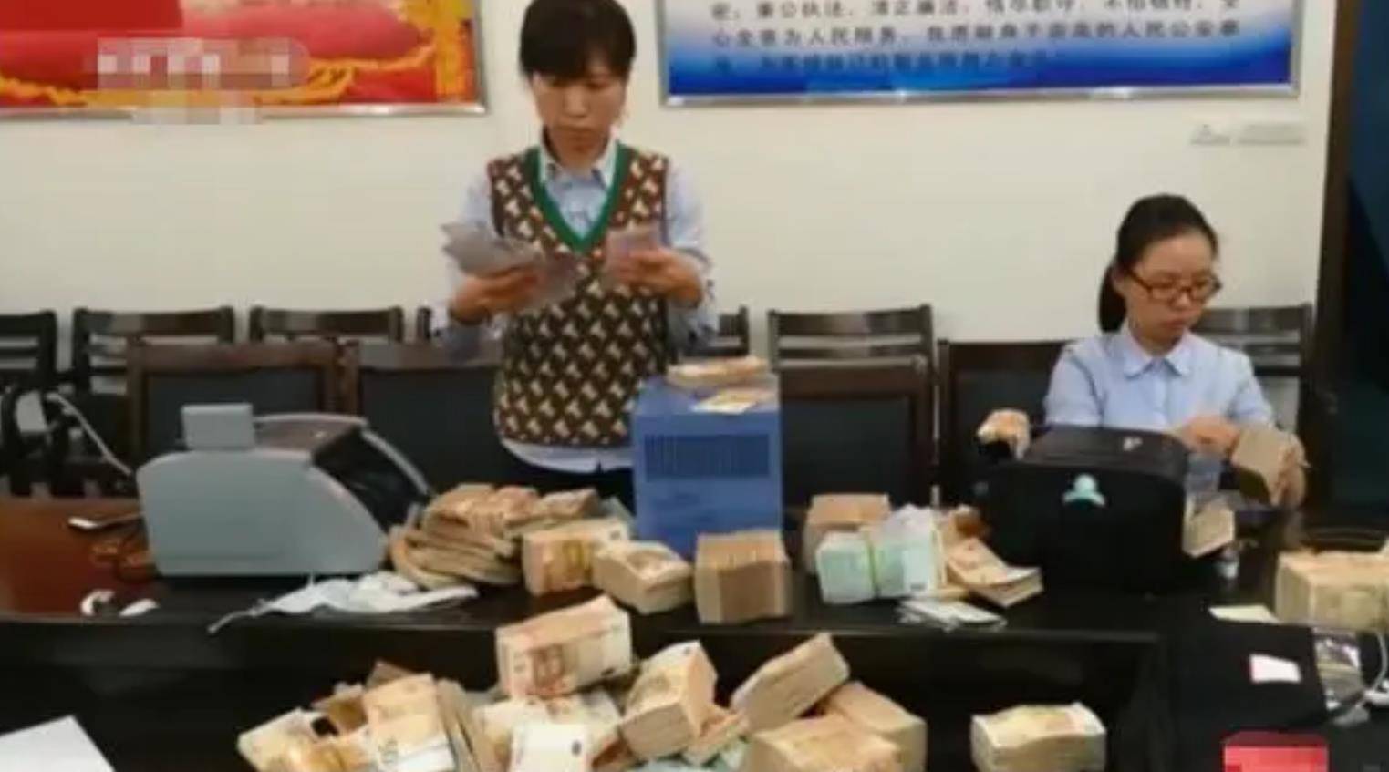 16年浙江服装厂一员工，月流水1亿引警方怀疑，调查牵出200亿大案