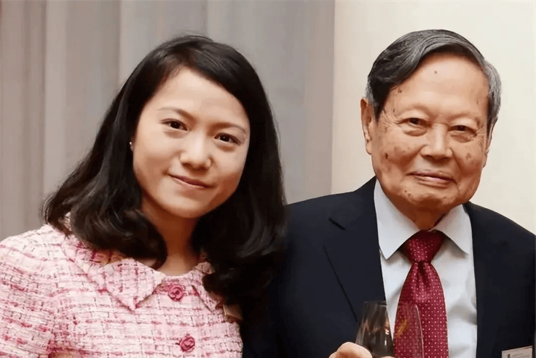 原创             杨振宁月薪惊人！工资全部上交翁帆，难怪看不上那点遗产