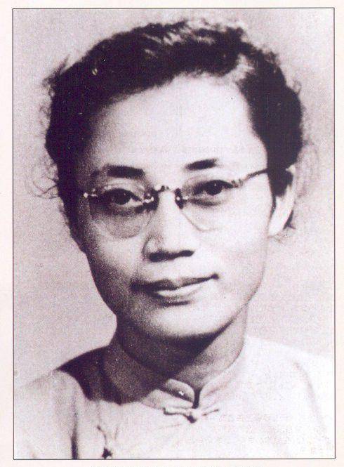 原创1982年八宝山烈士陵园迎来一位女英雄墓碑博鱼体育-博鱼体育官方网站-最新网址上仅三个字：归来兮