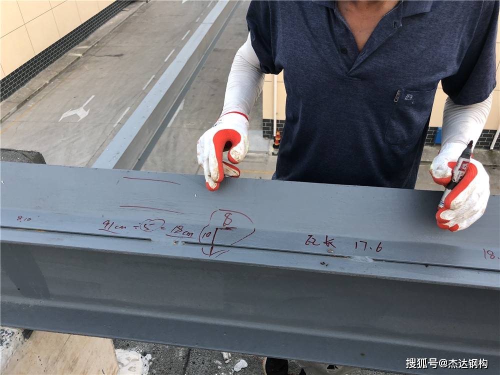 水电站隧道金属拱形屋顶吊装技术与岭区工地实践探讨