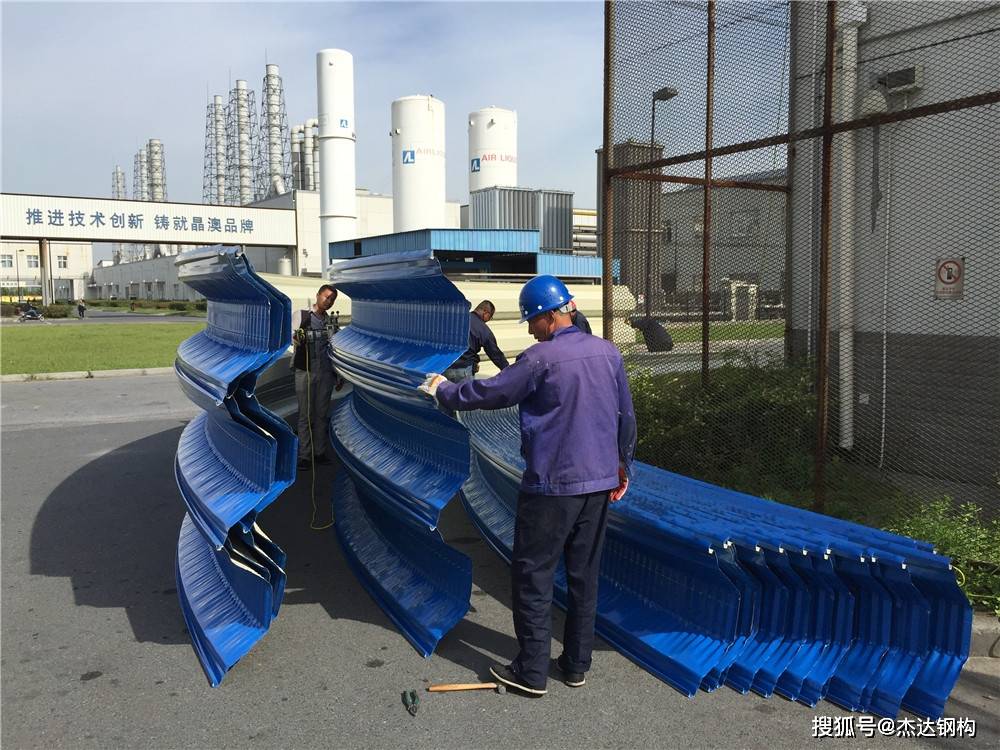 水电站隧道金属拱形屋顶吊装技术与岭区工地实践探讨
