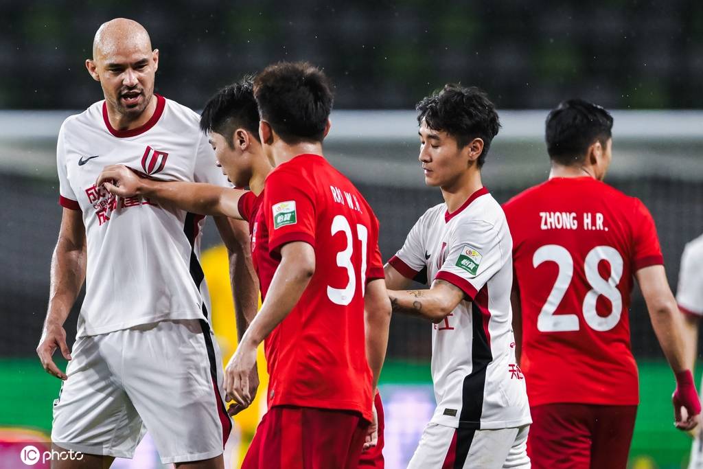 中超-韦世豪传射杨明洋破门 蓉城4-0梅州紧追申花