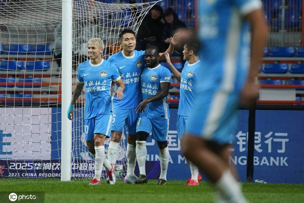 中超-何超乌龙送礼恩里克中点 玉昆2-1逆转河南