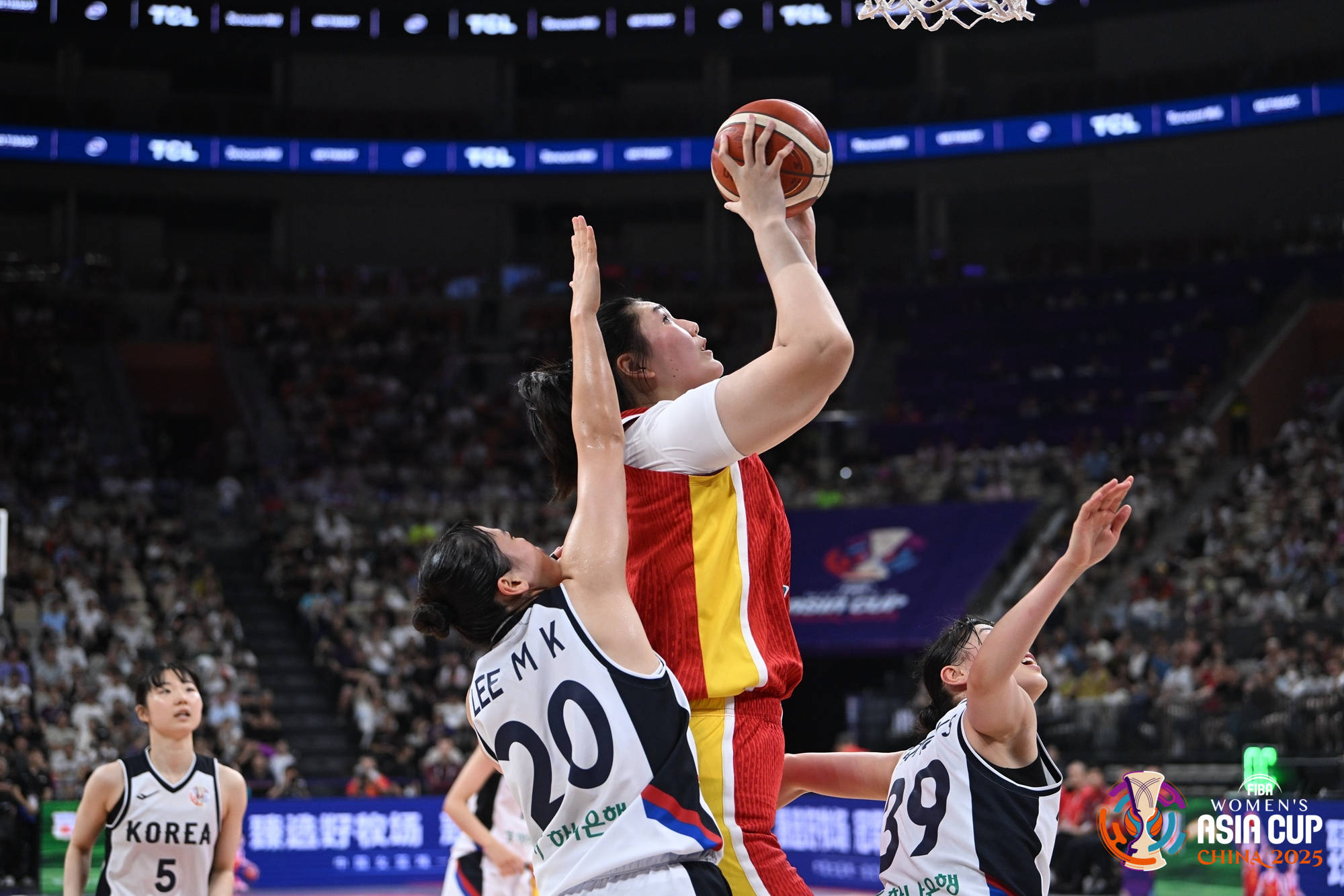 无解！张子宇8中8狂砍18分 “双塔”组合登场奠定胜局