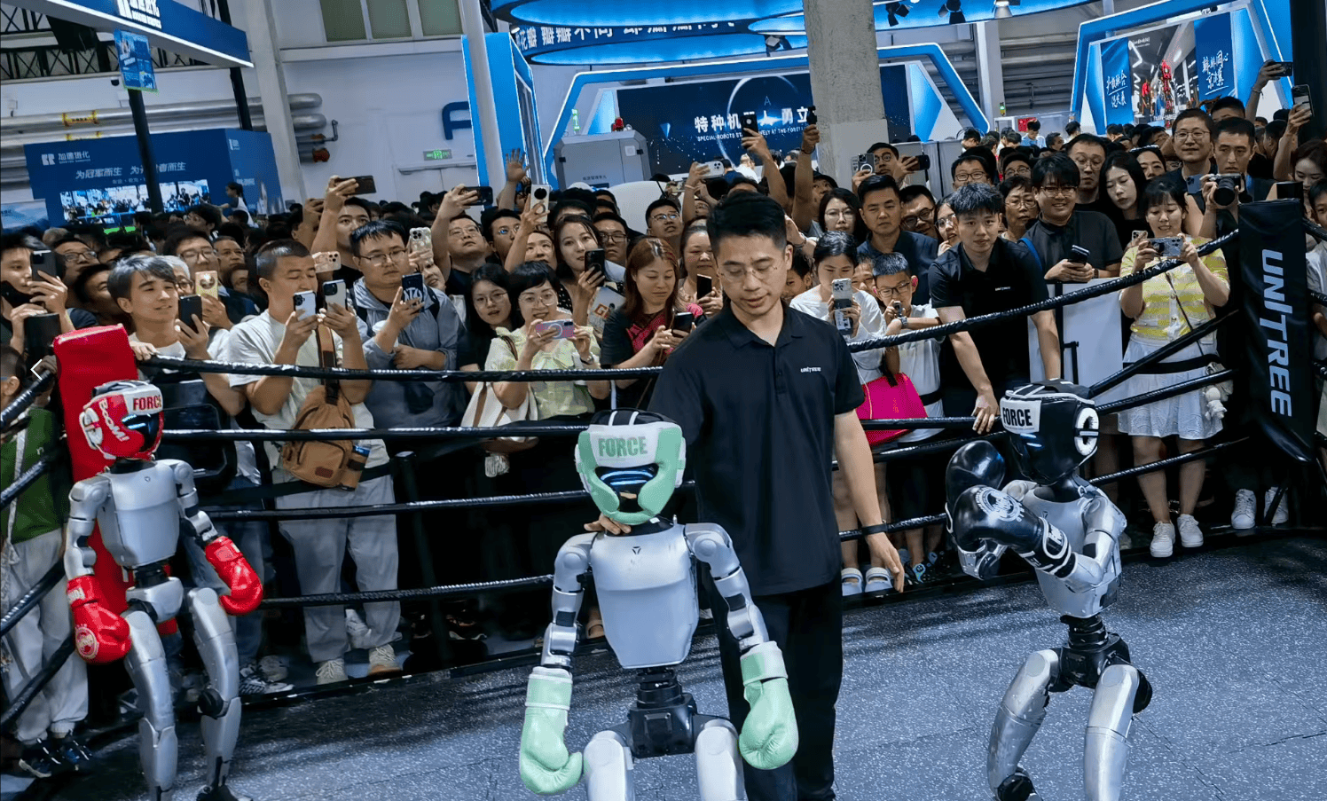 人和机器人最多的一届WRC：足球赛、打麻将、拣货，200家机器人“打工天团”出道