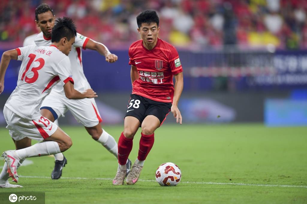 中超-成都蓉城无缘联赛4连胜 主场0-0闷平青岛海牛