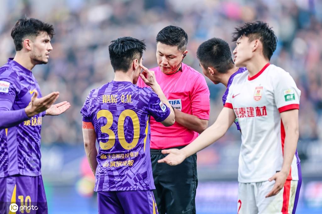 错失好局!中超-谢维军补时绝平 10人亚泰两球领先2-2津门虎