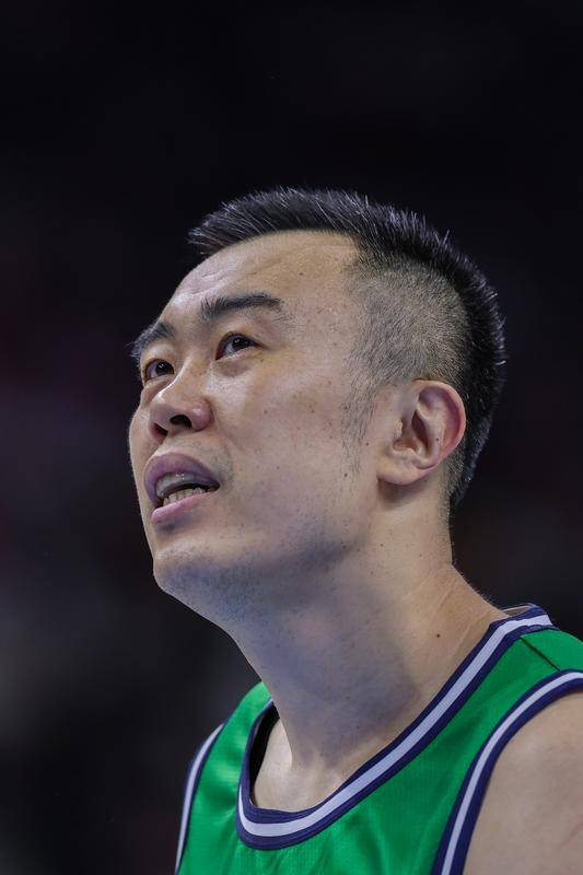 生涯最后一战狂揽17篮板 韩德君婉拒发布会邀请怕伤感