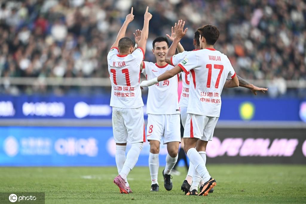 中超-弗兰克告别战破门席尔瓦双响 海牛2-2浙江队成功保级