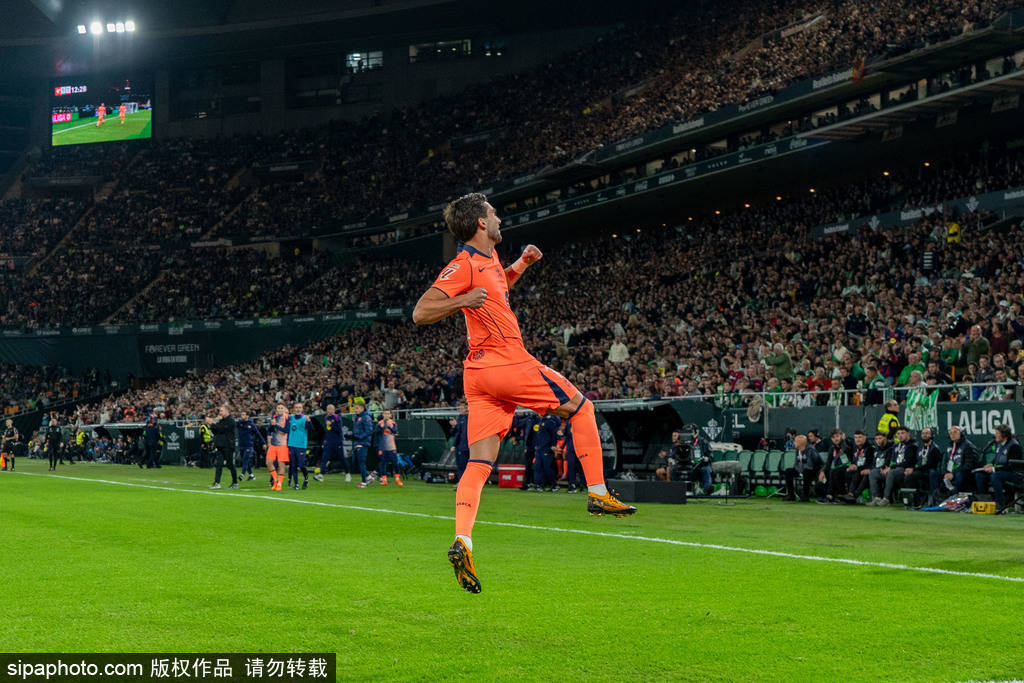 西甲-进球大战！安东尼闪击费兰半场戴帽 巴萨5-3贝蒂斯