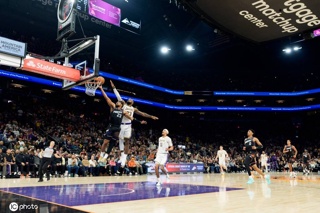 狄龙与詹姆斯对撞被驱逐出场 湖人神奇一战防守斗志苏醒