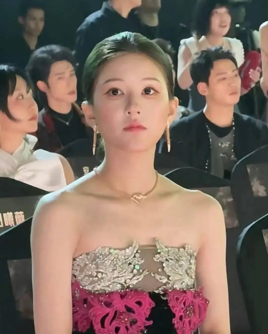 赵露思回应妆容争议:不好看就不好看呗,剧播得好就行