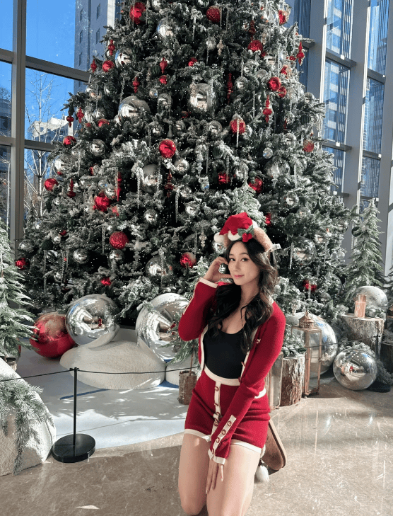 奚梦瑶和小姑子处成闺蜜！圣诞一周都形影不离，陪完婆婆又陪老公