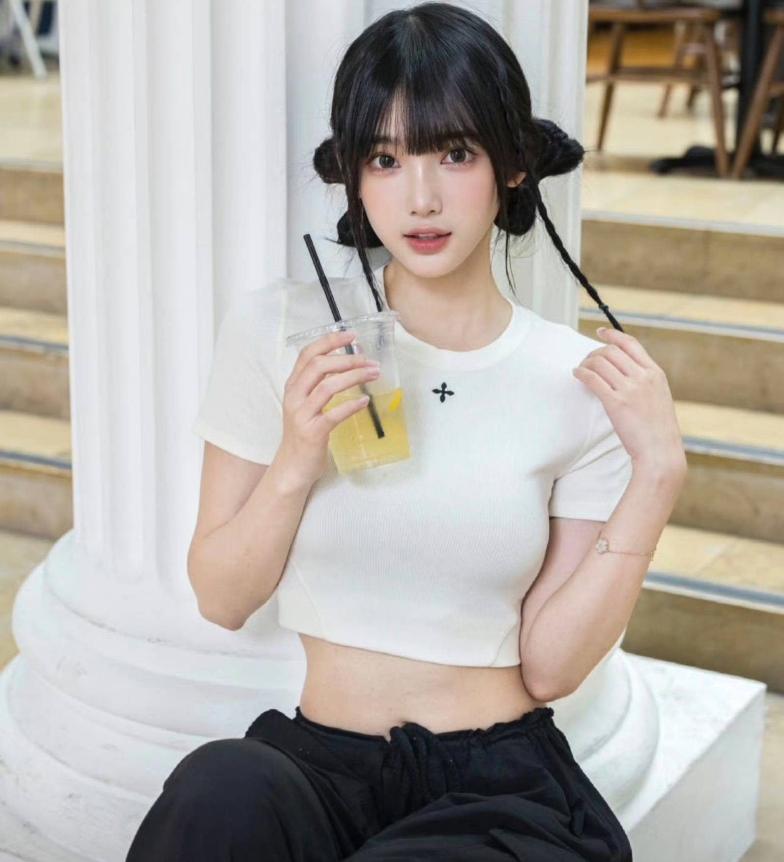 林俊杰女友七七颜值火出圈!AI建模脸撞脸芭比,21岁年龄差吵翻全网