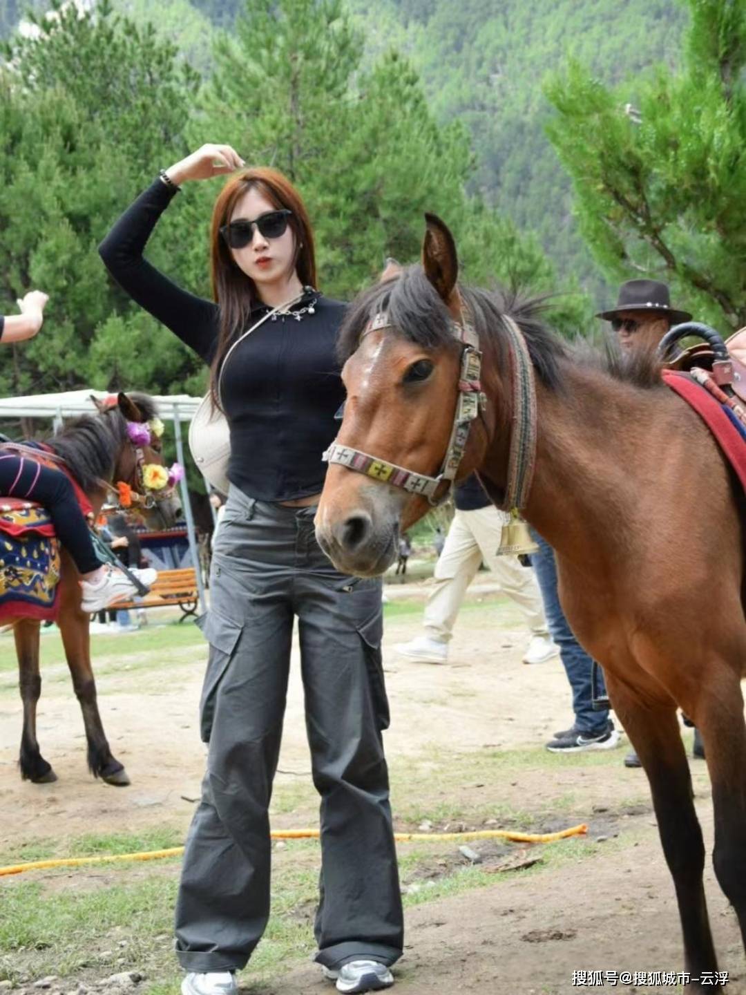 “西藏适合自驾游还是跟团？西藏7日Bina