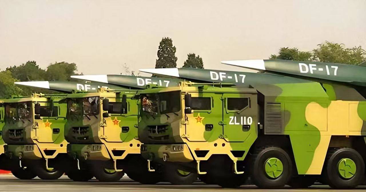 不再遮遮掩掩！中国突然亮出大批东风 17，背后传递的信息量不容小觑