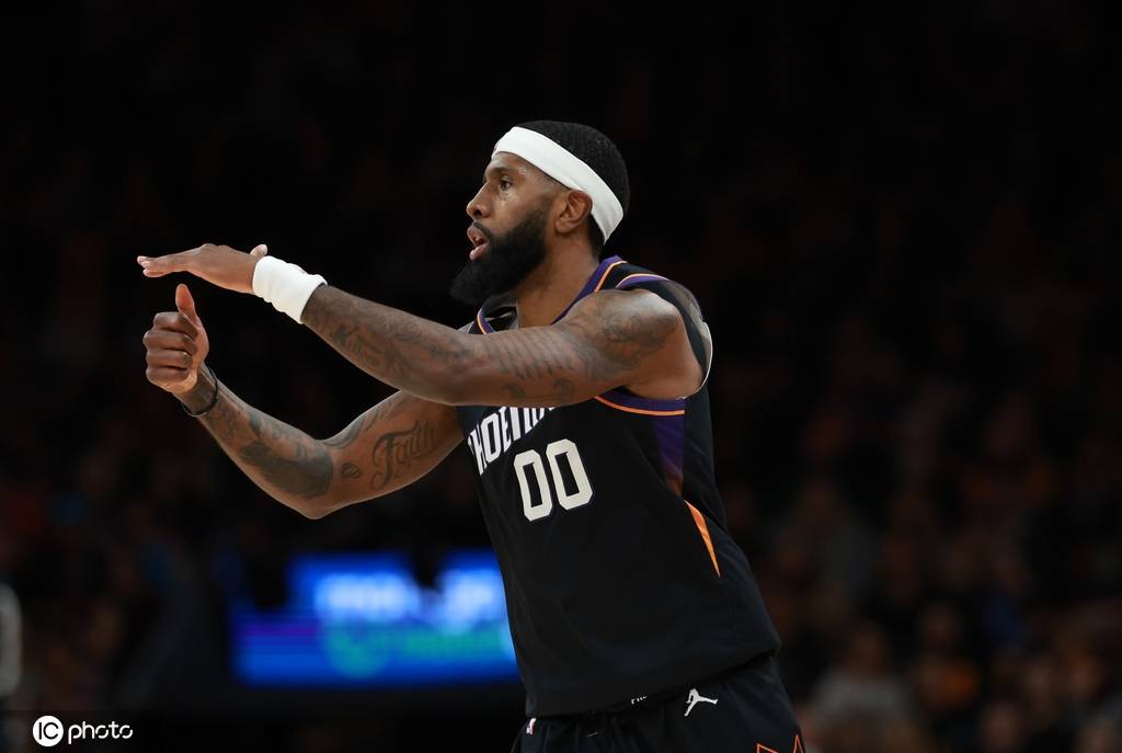 本季最大黑马已出现？狄龙辅佐布克太阳花少钱办大事