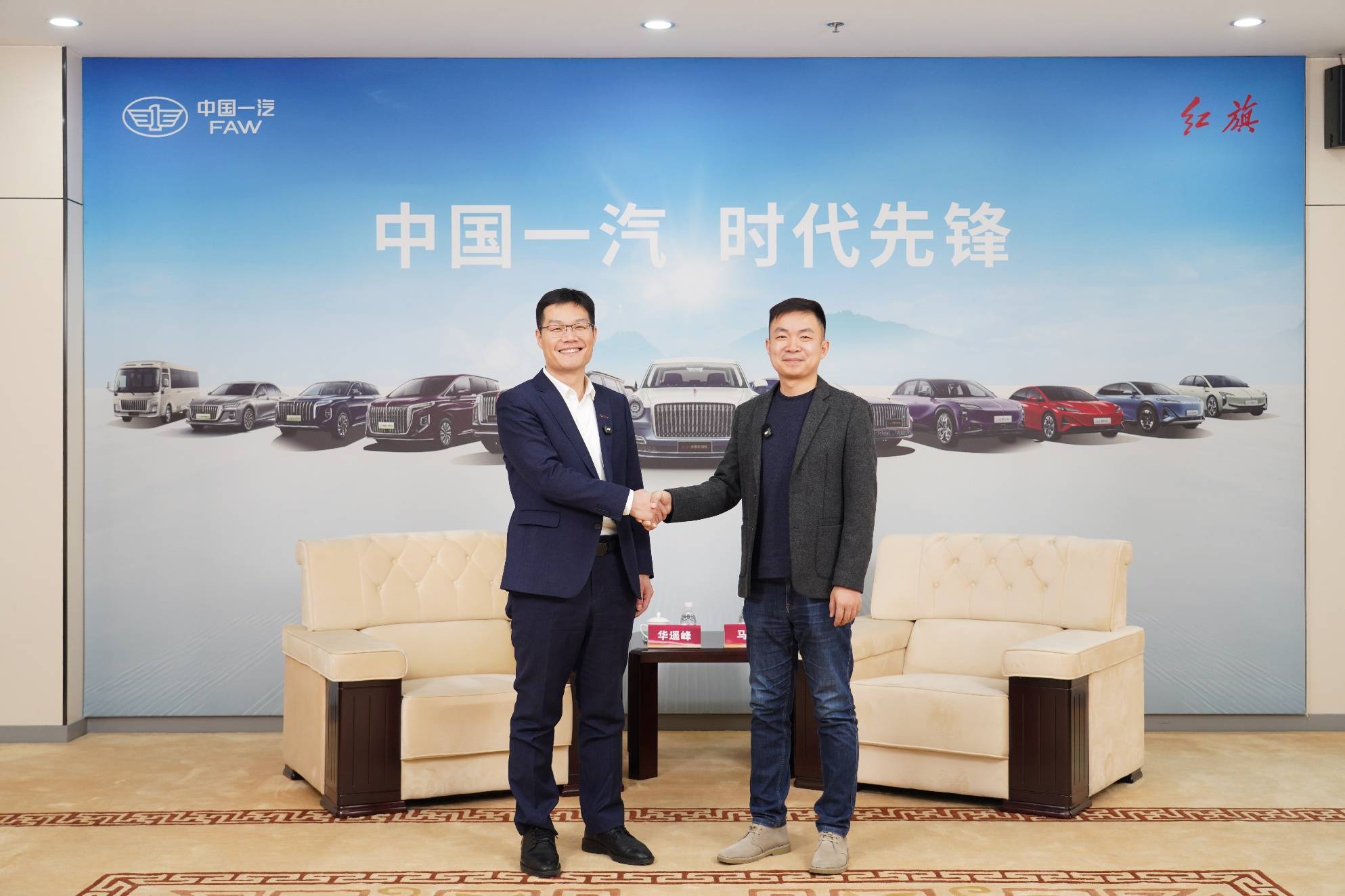 XKTY.COM星空体育-搜狐汽车专访华遥峰｜红旗 HS6 PHEV 斩获吉尼斯极寒续航认证 硬核技术铸就中国品牌标杆