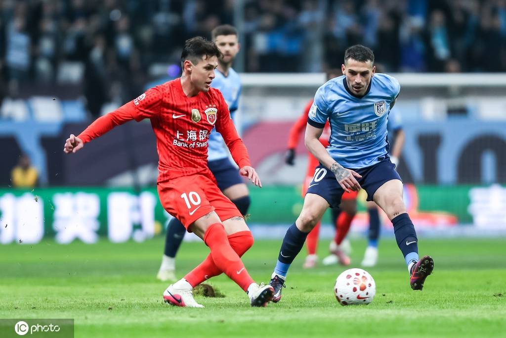 中超-阿奇姆彭一球制胜 大连英博1-0上海海港夺赛季开门红