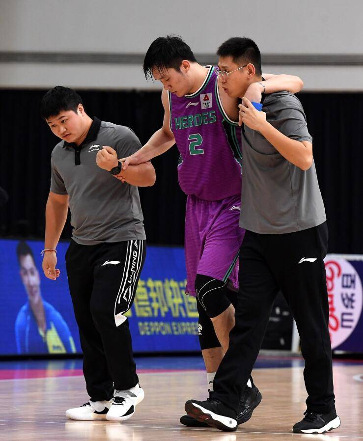 丁彦雨航退役：四字外援谢幕 江湖恩怨终散场