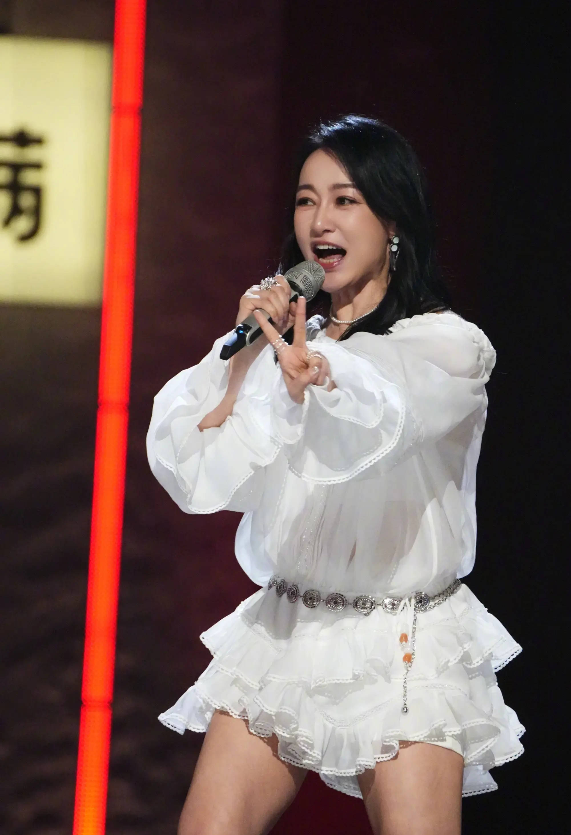 赵子琪回应和张慧雯《浪姐》争论视频:每一个姐姐都很好封面图