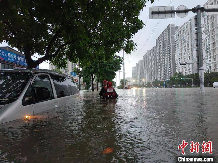 钦州龙门镇降雨破广西小时雨量历史纪录 沿海多地出现积涝