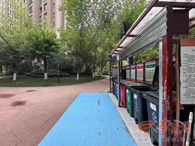 华商记者帮|西安一小区垃圾站正冲住户厨房儿童房 臭气熏天业主全年不敢开窗