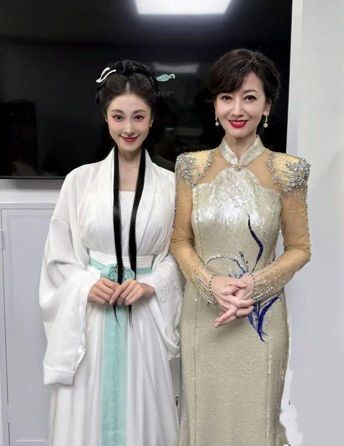 2025年春晚含“豫”量太高了,一起来看看→ 2025年春晚含“豫”量太高了,一起来看看→
