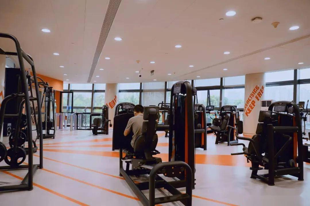 桥洞球场、教练外卖、3元健身房……国家喊你减肥了