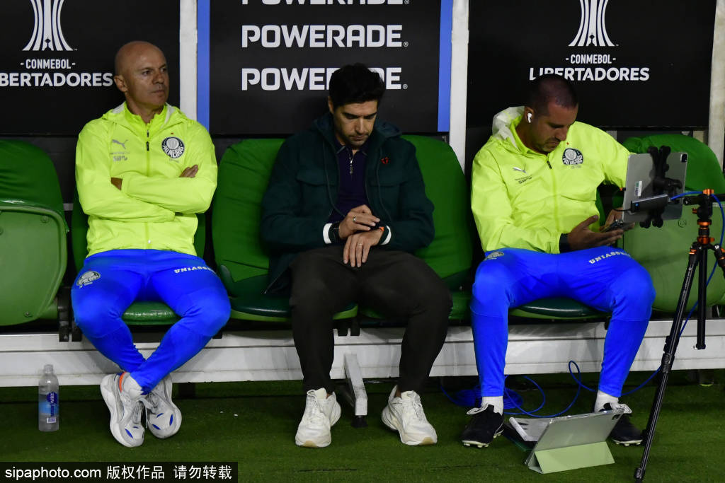 伤退！阿苏埃无法坚持被担架抬出场，米内罗时隔4个月再度登场的背后故事与战术解析