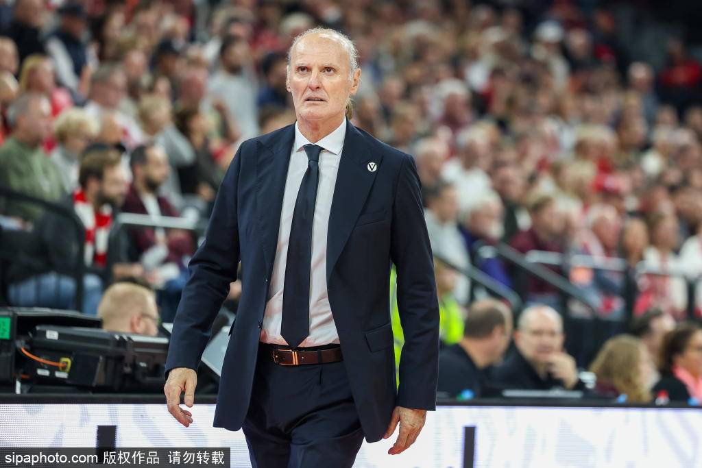 欧洲篮球联赛中文网__赛程比分+球队资讯+盘口分析凯尔特人前新星爱德华兹在欧洲赛场大放异彩