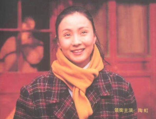 53岁陶虹与家人聚餐,17岁女儿徐小宝变漂亮了,长得像爸爸徐峥