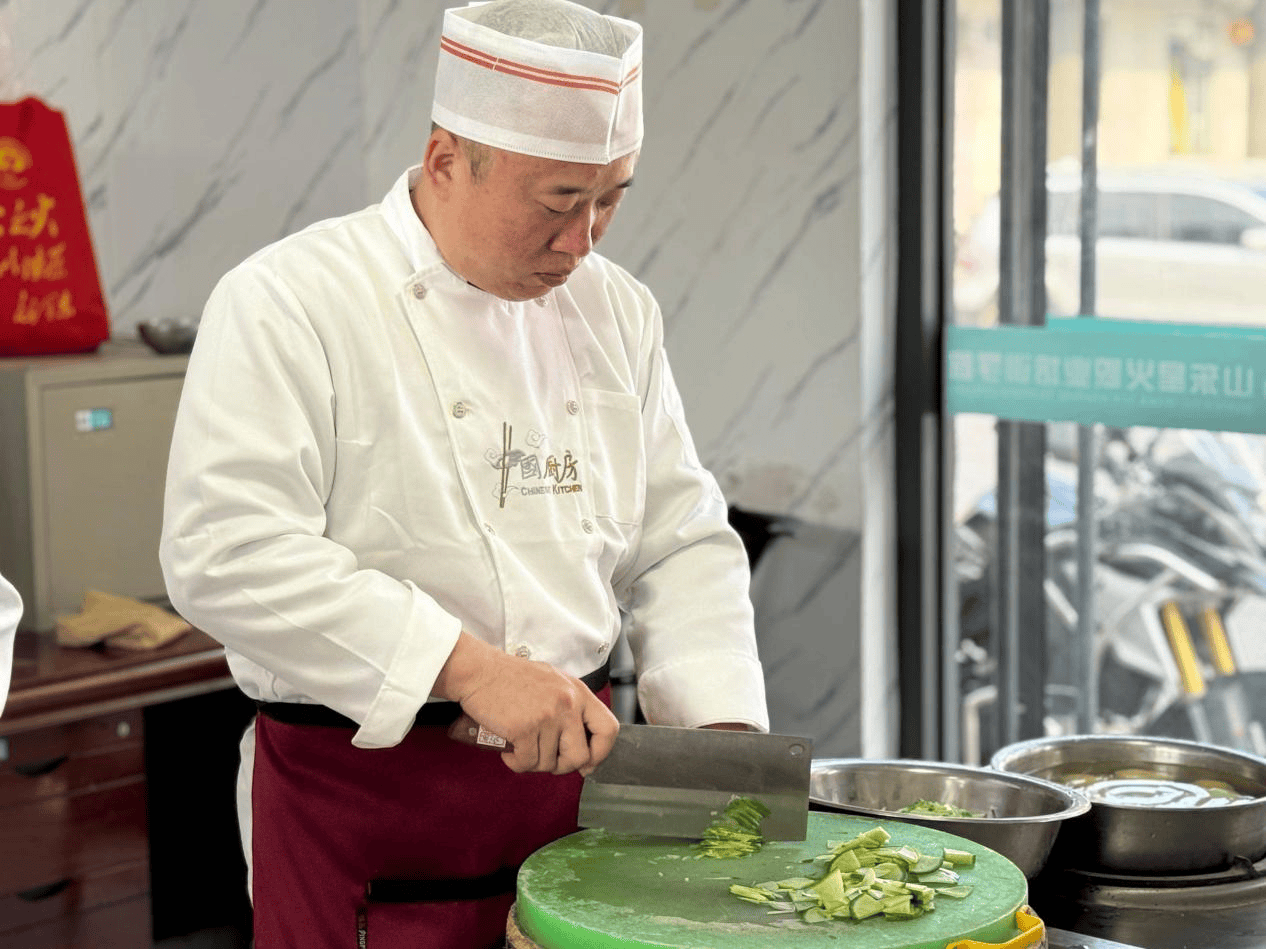 乐鱼体育- 乐鱼体育官网- APP世界杯指定平台专业的日韩劳务权威平台：开启海外就业新征程