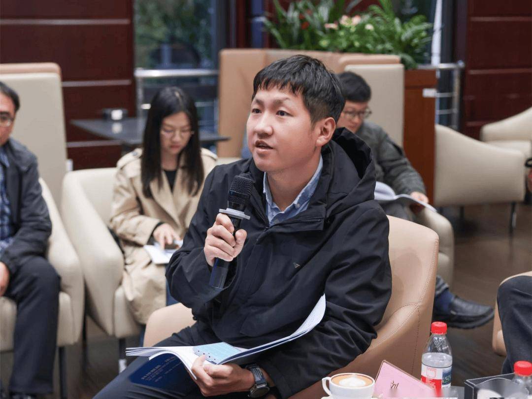 “中国青年报记者刘言：司法护航发展华体会-