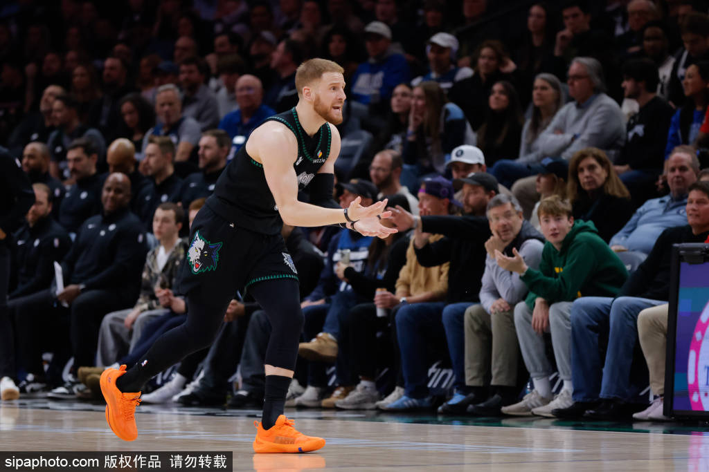 欧洲篮球联赛中文网__赛程比分+球队资讯+盘口分析贾-莫兰特复出砍24分灰熊在伦敦大胜魔术