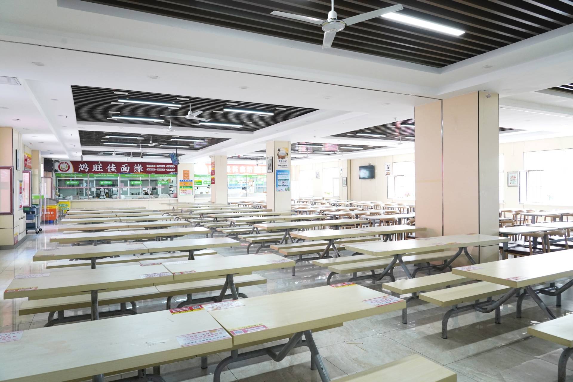 梳理性价比高的厨师学校哪家专业报名收尊龙